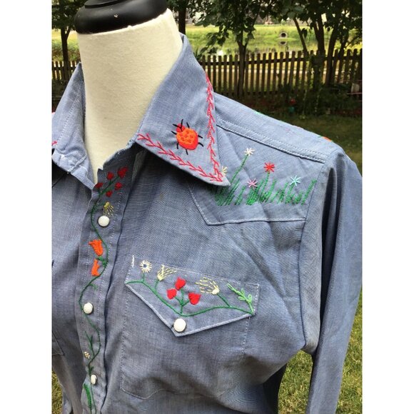 Vintage Sears Embroidered Western Shirt M Denim Floral Design Long Sleeve - Picture 3 of 11
